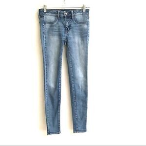 American Eagle Outfitters low rise jegging light wash denim jeans 2L